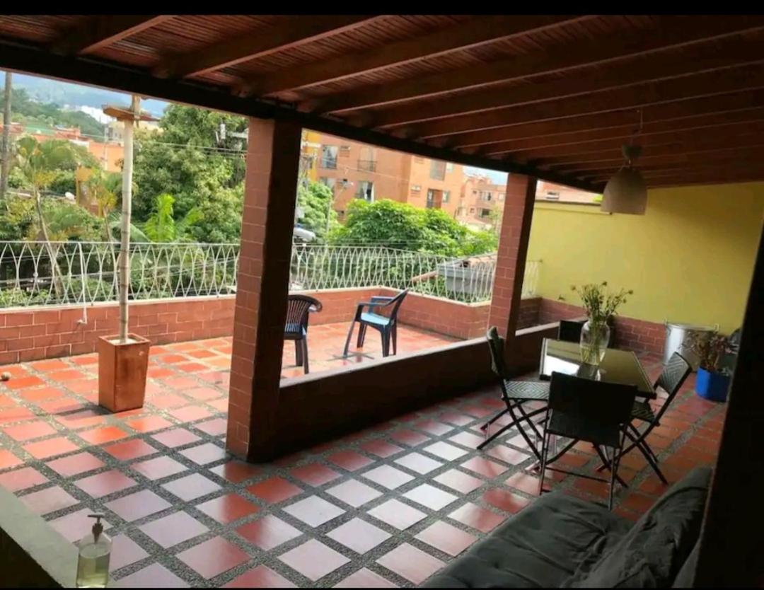 Bed&Breakfast en elegante apartamento con floréale Terraza Unicentro Medellín Exterior foto