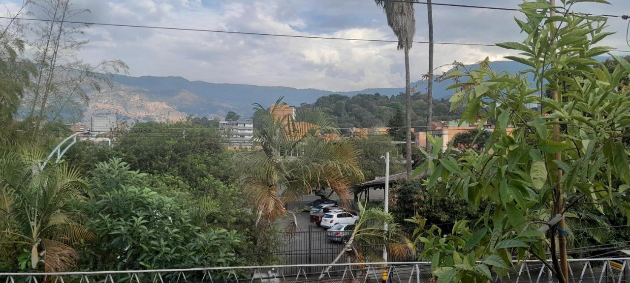 Bed&Breakfast en elegante apartamento con floréale Terraza Unicentro Medellín Exterior foto